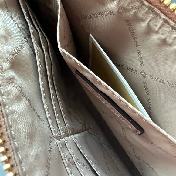 NWT MICHAEL KORS CHARM LARGE ZIP CLUTCH WRISTLET - Picture 3 of 5